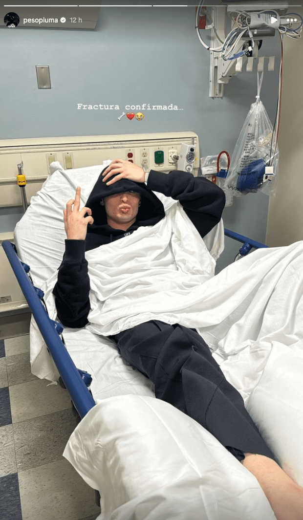 Peso Pluma fue hospitalizado de emergencia por esta razón