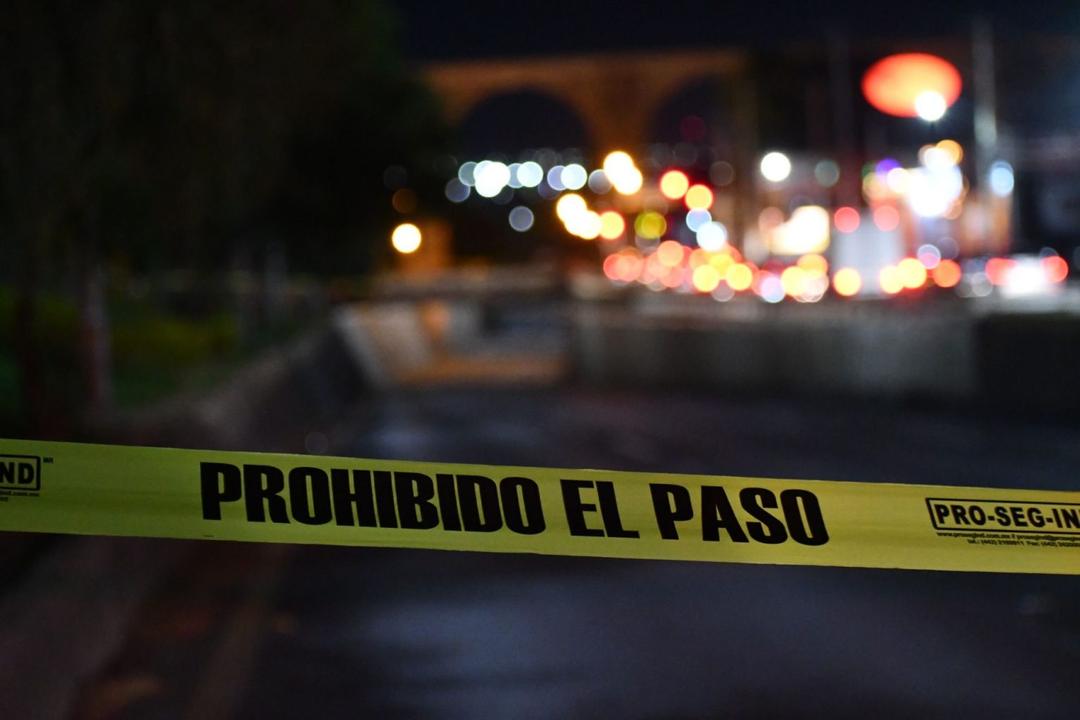 Guanajuato: Hallan dos mujeres muertas en un auto en llamas