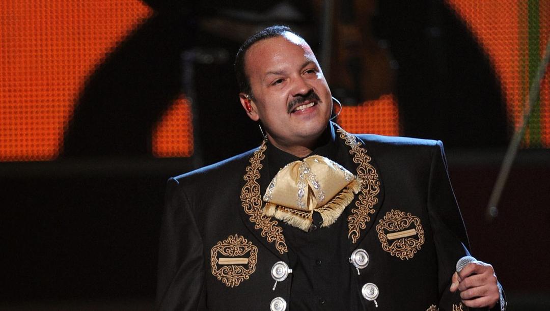 Pepe Aguilar dice que Felipe Calderón le dijo que violencia duraría 35 años