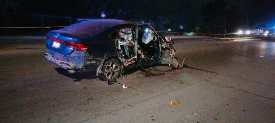 Puerto Vallarta: Muere mujer al chocar contra un árbol; a una más le amputaron un brazo