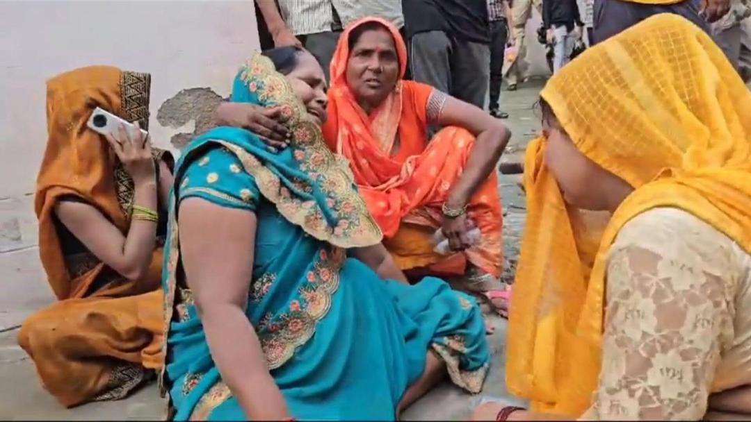 India: Mueren más de 100 personas en estampida en evento religioso