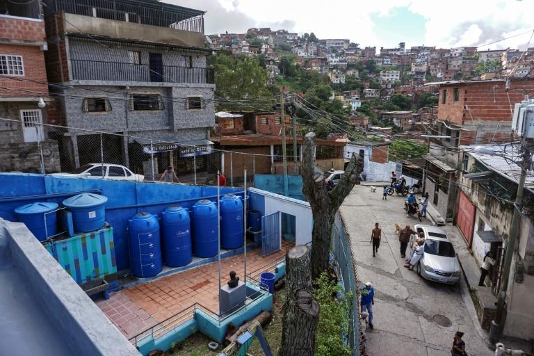 ‘Lata de Agua’ proyecto que lleva el agua gratis a las escuelas de Venezuela