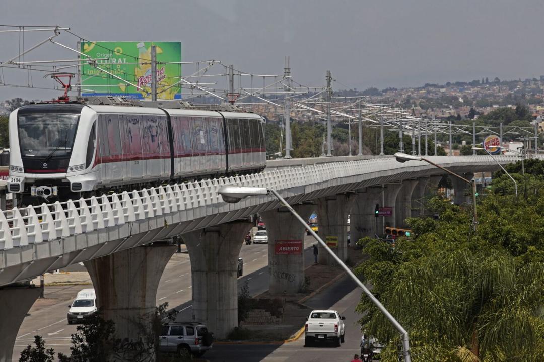 Enrique Alfaro alista proyecto ejecutivo de ampliación de la Línea 3