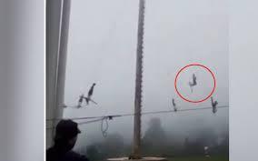VIDEO: Cae volador de Papantla en Puebla