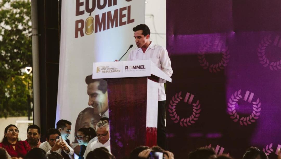 Rommel Pacheco ordena continuar con becas a deportistas