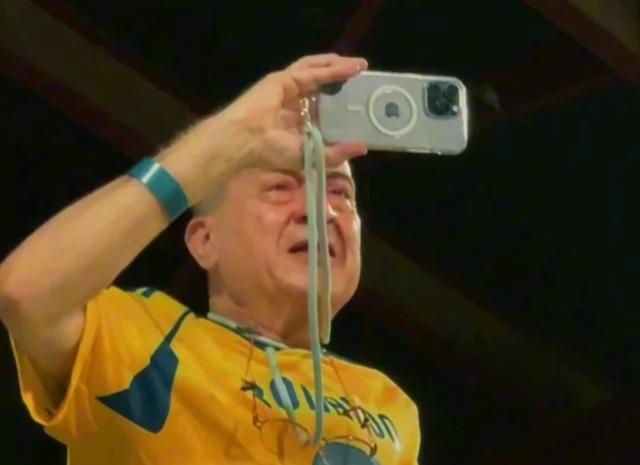 Cristiano Ronaldo busca a aficionado que lloró mientras lo coreaba