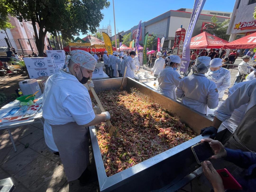 Culiacán: Con más de 600 kg de camarón se elaborará el aguachile más grande del mundo