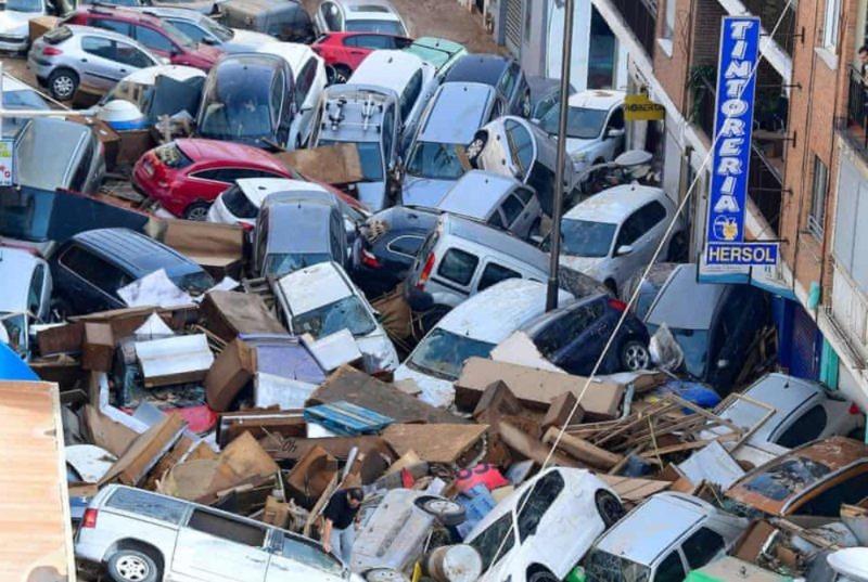Valencia: Al menos 211 muertos por inundaciones en España