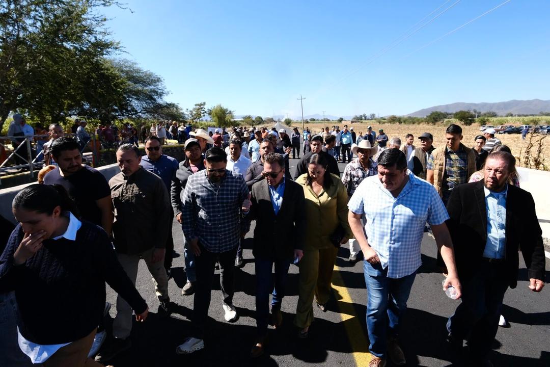 Pablo Lemus inaugura rehabilitación de vía en Ameca