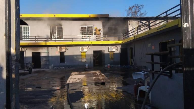 Sinaloa: Grupo armado incendian centro de rehabilitación en Culiacán