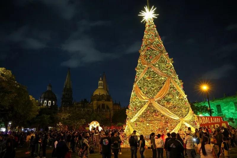 Ilusionante 2024: Ya inició el festival de Navidad en el centro