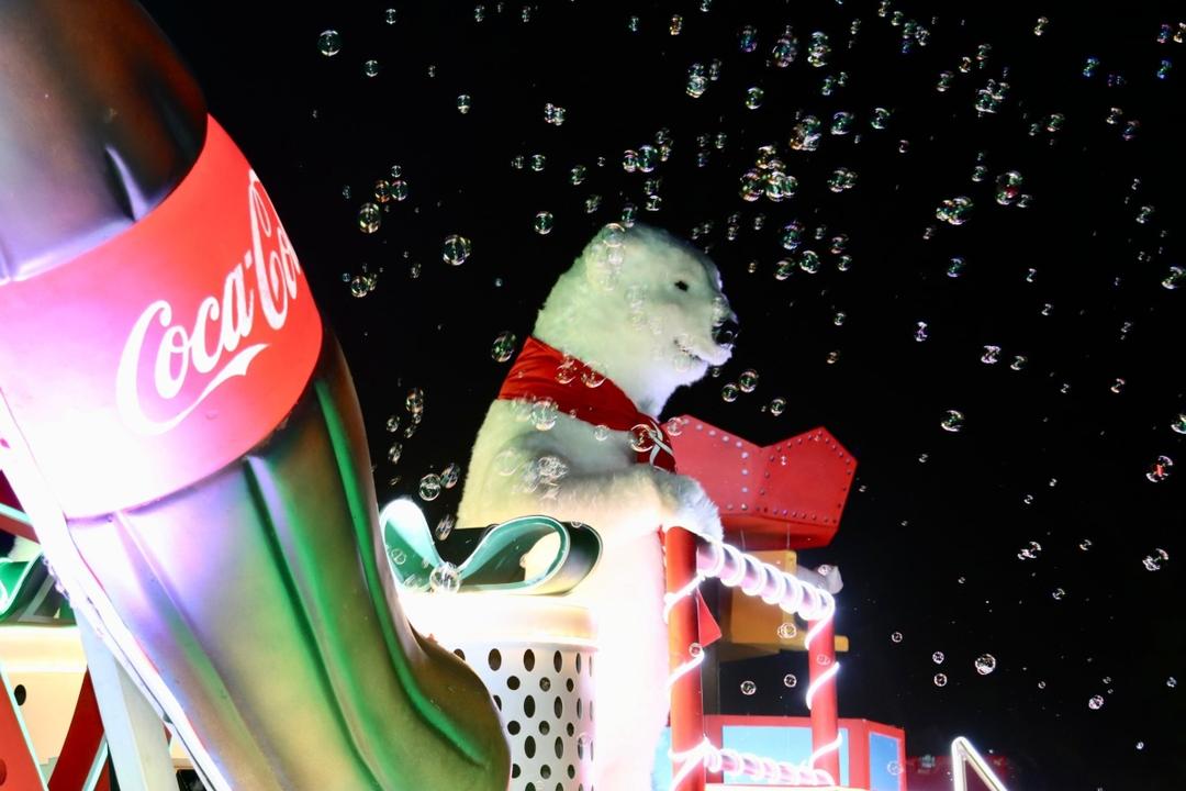 Navidad 2024: Caravana Navideña de Coca Cola iluminó Guadalajara