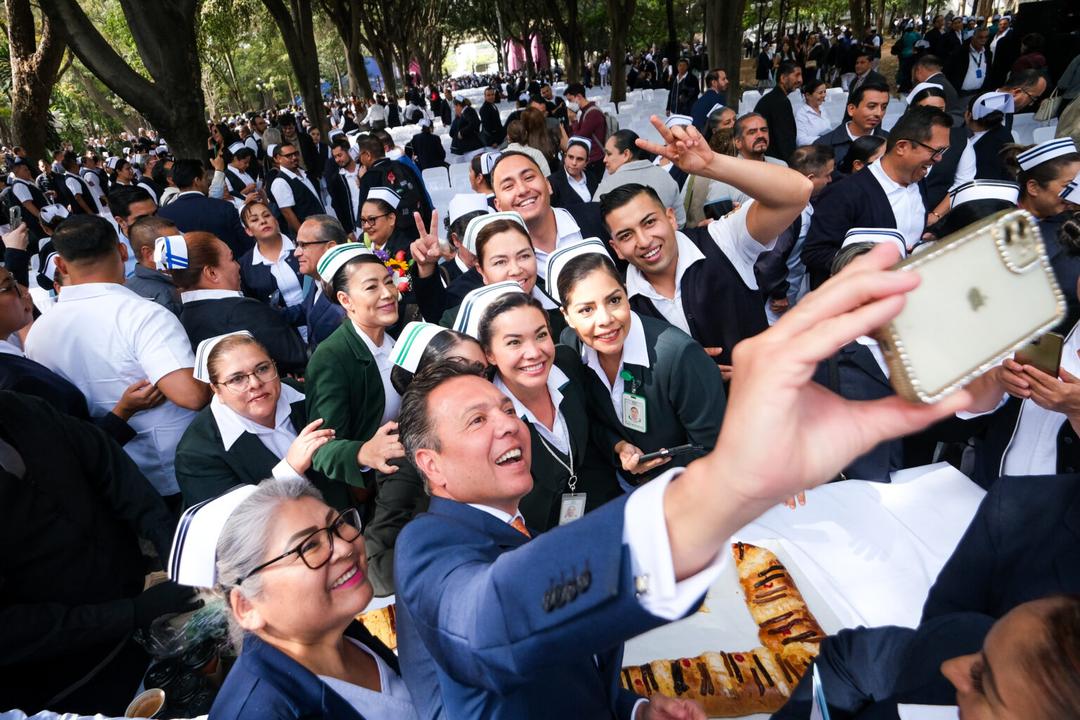 Pablo Lemus celebra Día de la Enfermera y el Enfermero
