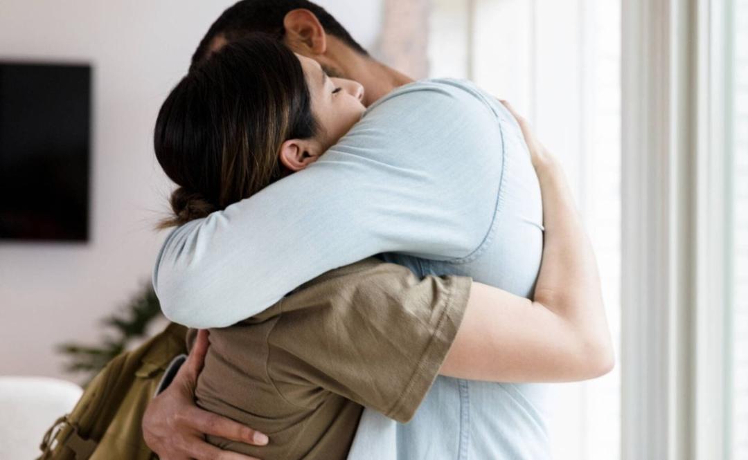 ¿Cuántos abrazos debe recibir una persona cada día?