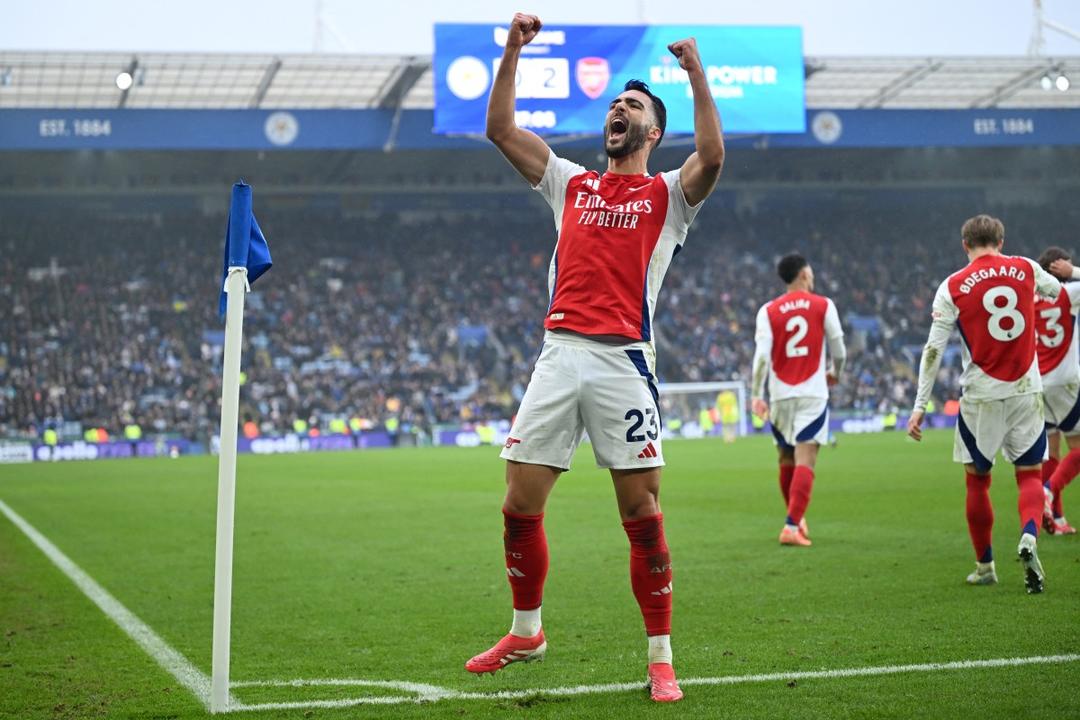 Premier League: Arsenal gana y le pone presión al Liverpool