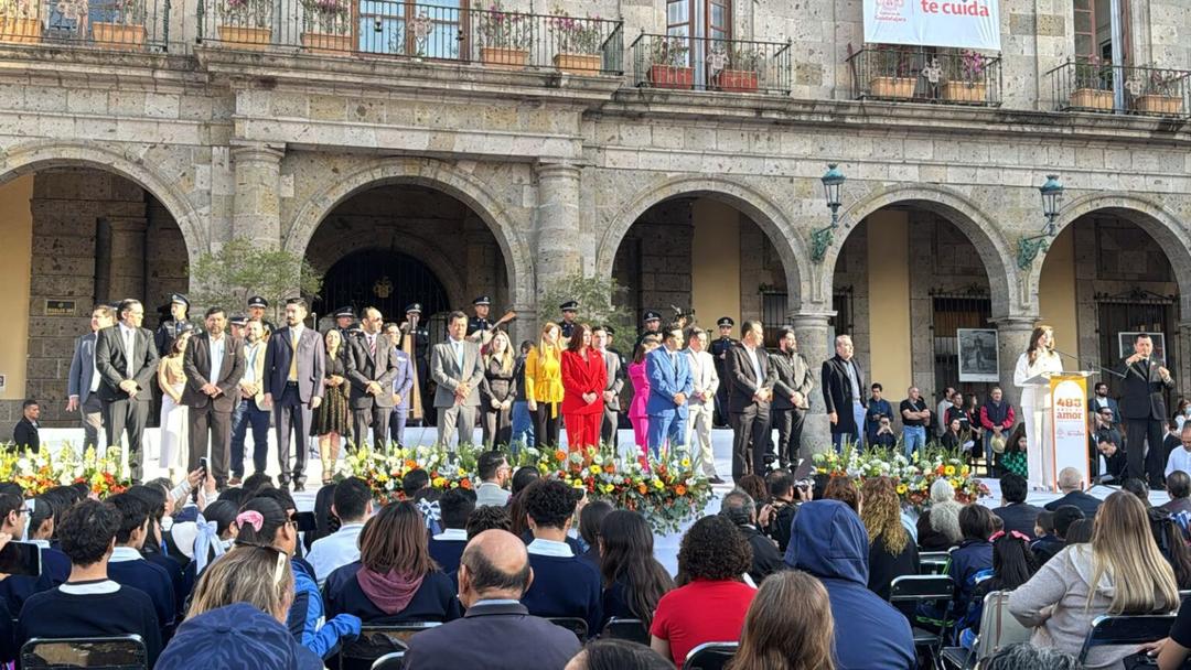 Guadalajara celebra sus 483 años con mariachi, rosales y picones