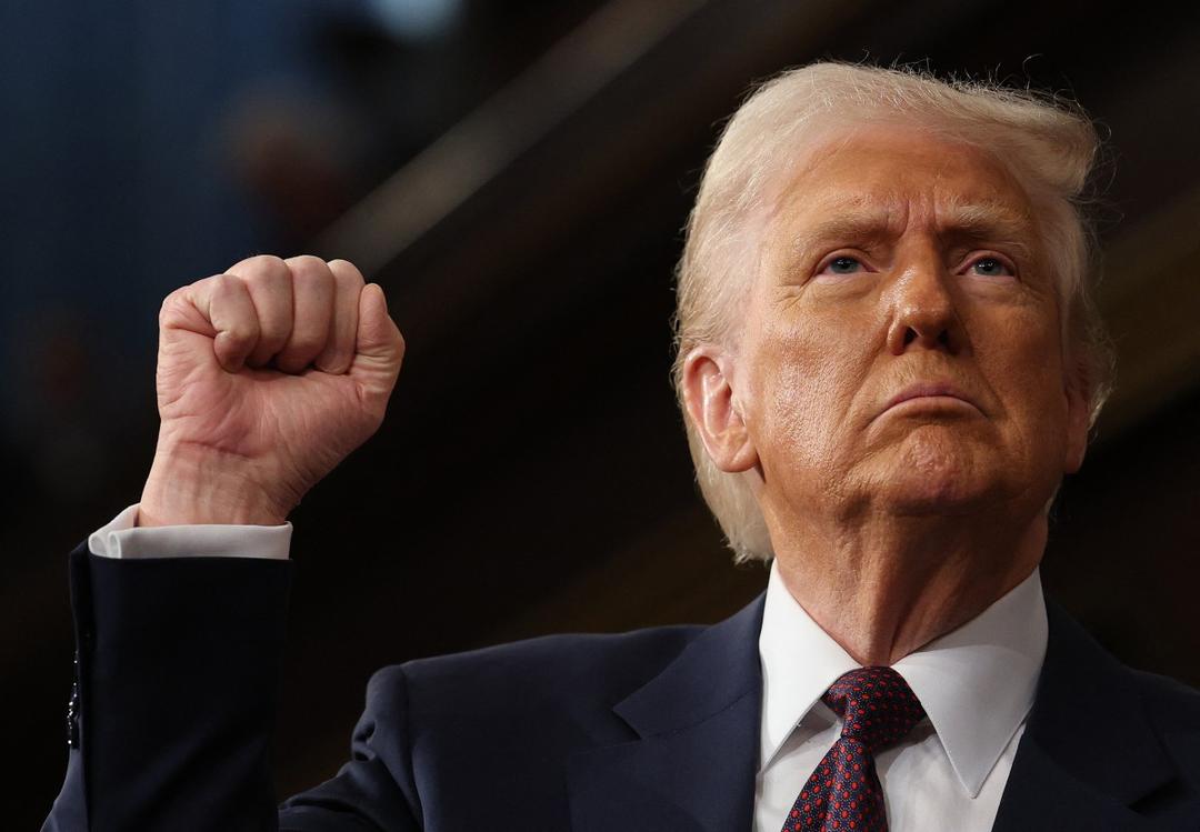 Trump se echa para atrás en masiva alza de aranceles a Canadá