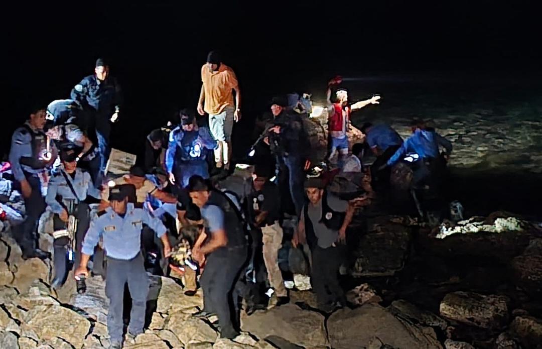 Honduras: Cae avión en la isla de Roatán; hay 7 muertos