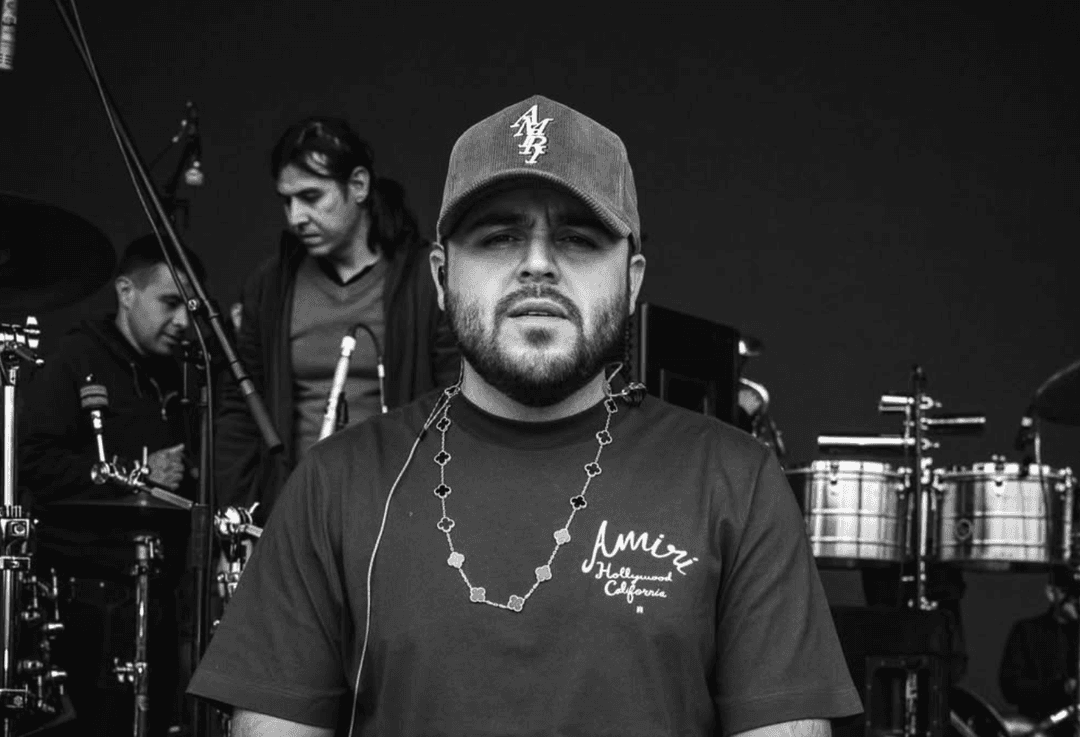 Gerardo Ortiz se declara culpable de hacer negocios con el crimen