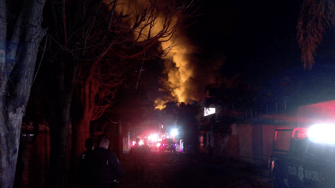 Zapopan: Se incendia fábrica de maquillaje; activan emergencia atmosférica