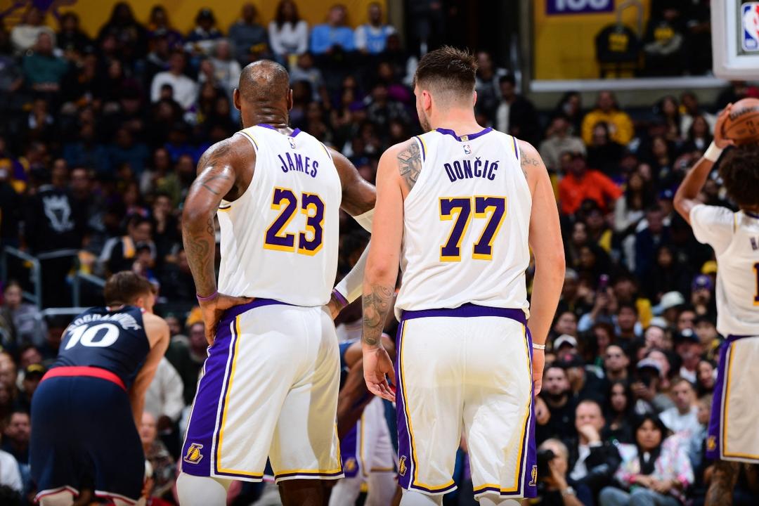 NBA: Los Lakers se elevan al segundo lugar y Celtics vence a los Nuggets de Denver