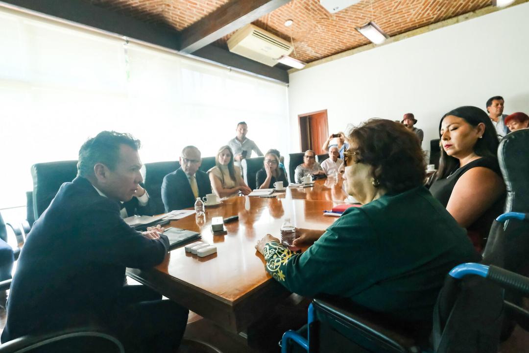 Pablo Lemus respalda a afectados de las explosiones del 22 de abril