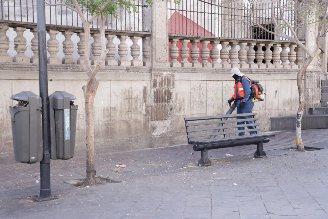 Guadalajara: Escuadrones de la Limpieza intervienen en Plaza de los Mariachis