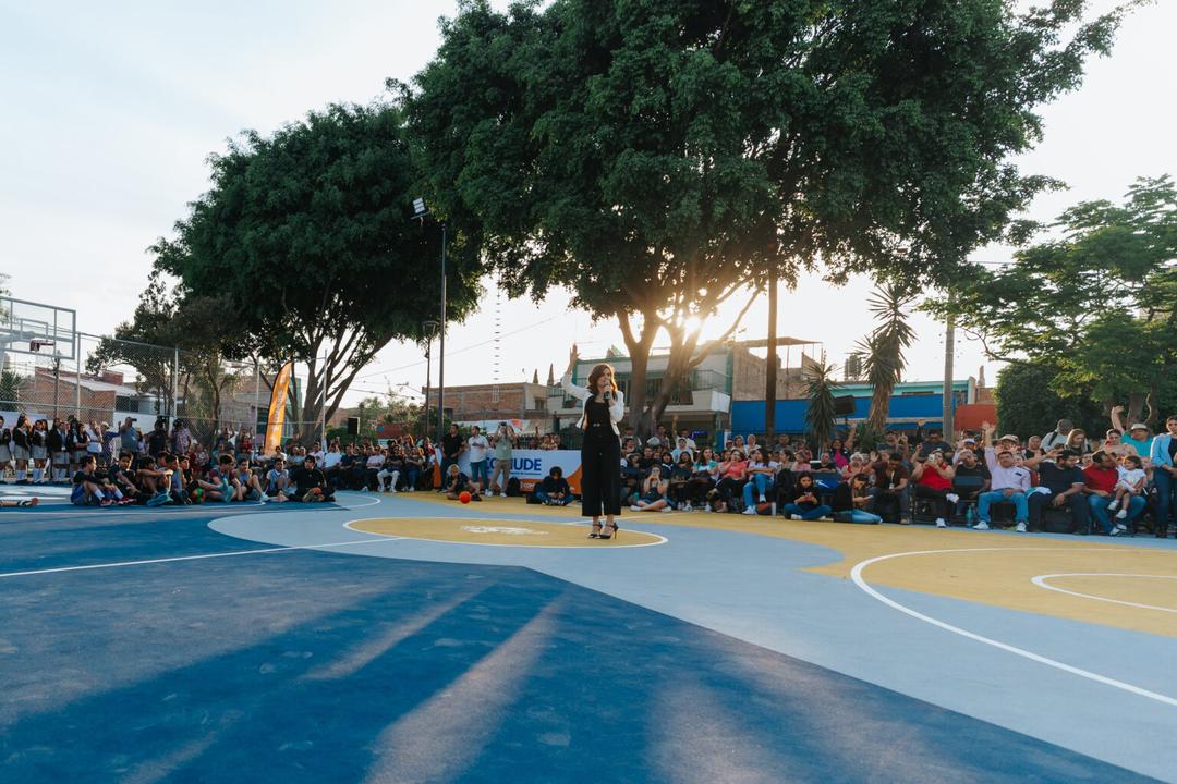 Verónica Delgadillo entrega rehabilitada la unidad deportiva en la 18 de marzo