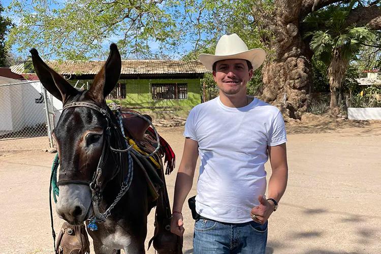 Ranchero 95 fue localizado con vida; ya está en Sinaloa con su familia