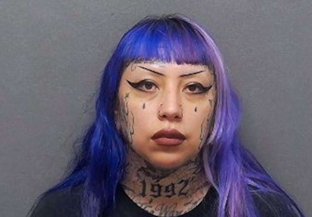 VIRAL: Acusan a madre de ayudar a su hijo a planificar un tiroteo