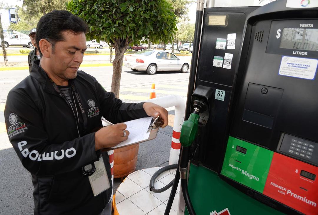 Profeco clausura 67 bombas de gasolina en el AMG