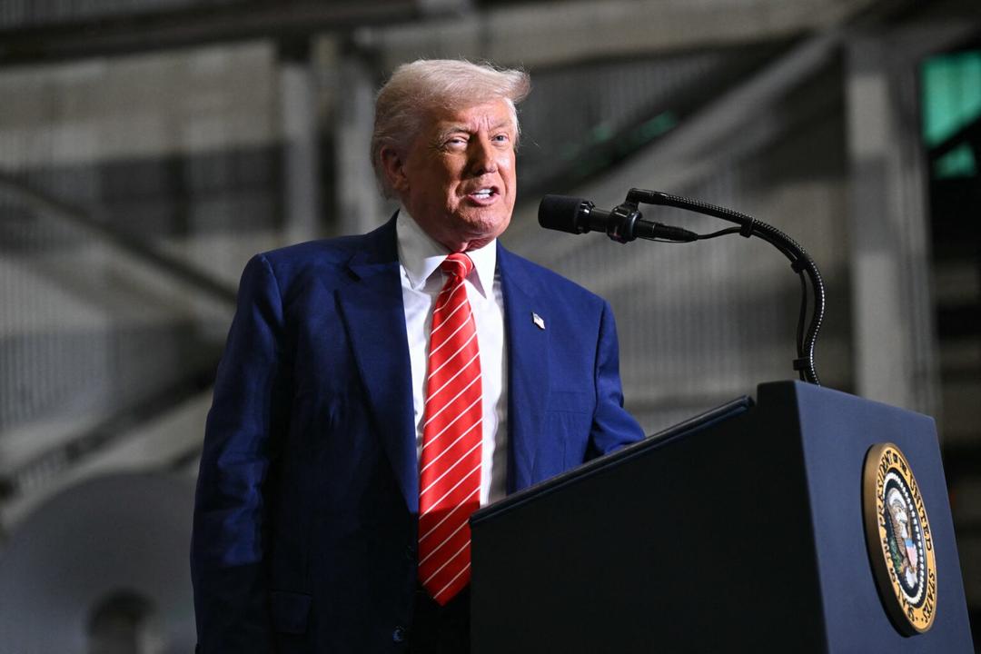 Trump firma el decreto que eleva al 50% los aranceles al acero y el aluminio