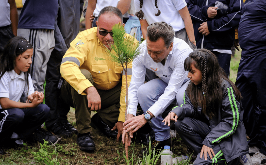 Pablo Lemus arranca reforestación; plantarán más de 136 mil árboles