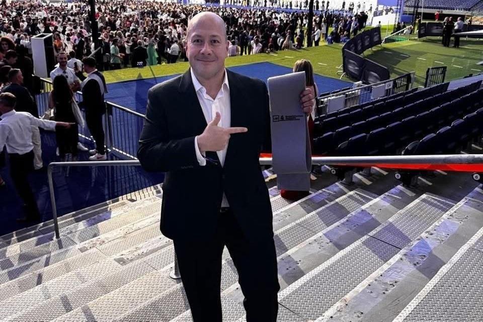 Enrique Alfaro reaparece con Máster en Dirección de Futbol