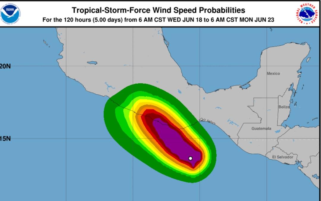 Erick podría tocar tierra como huracán categoría 5