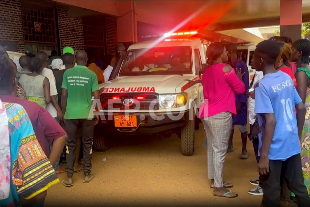 Viral: Mueren 29 alumnos mientras hacían examen en África