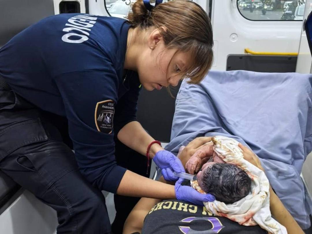 Guadalajara: Mujer entra en labor de parto cuando iba en el camión