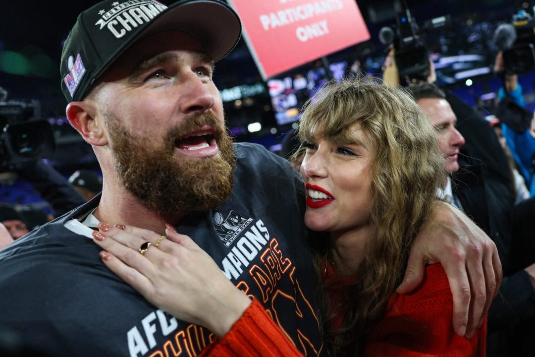 Taylor Swift anuncia su compromiso con Travis Kelce
