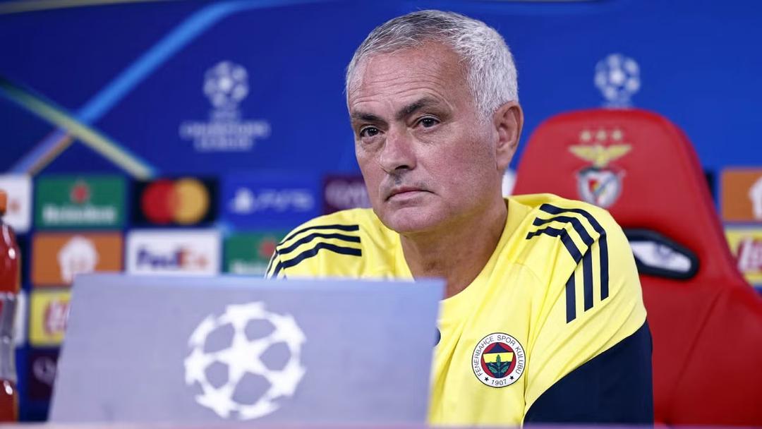 Edson Álvarez: Fenerbahçe despide a José Mourinho tras quedar fuera de Champions
