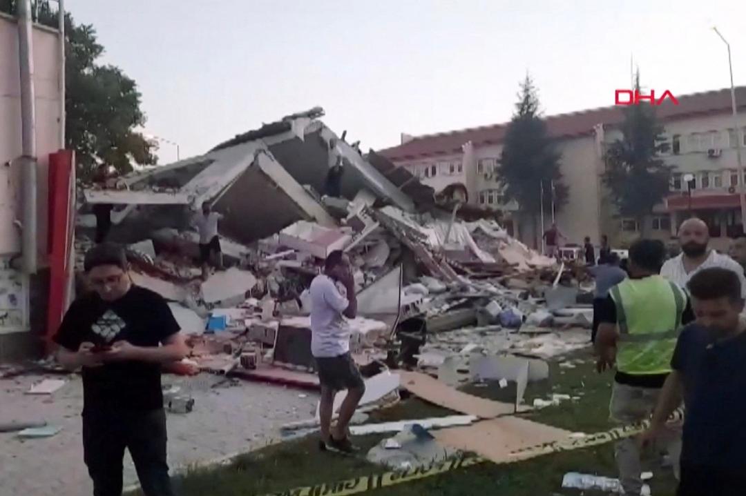 Turquía: Sismo de 6.1 de magnitud sacude al país