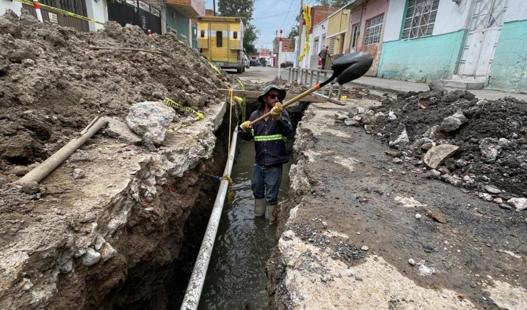 Rehabilitan tubería de alcantarillado en Aguascalientes