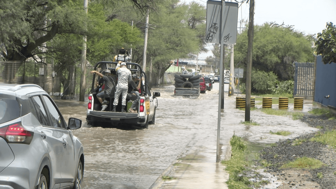 Tlajomulco: Suman 50 casas afectadas tras inundación en Adolf Horn