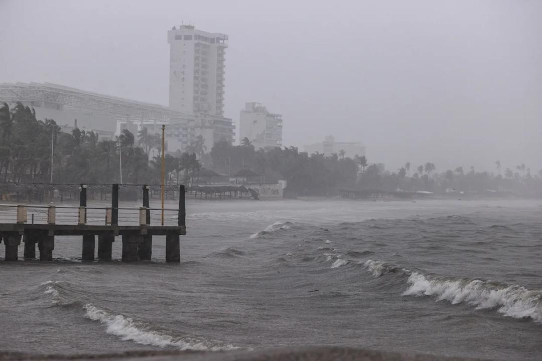 Narda: ¡Cuidado! el huracán generará tormentas en Jalisco
