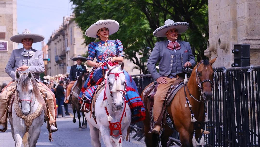 Jalisco: Celebran con desfile por el Día del Charro