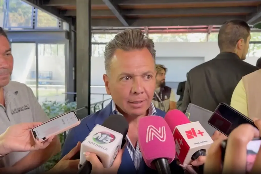 Aeropuerto de Guadalajara y Puerto Vallarta ya tendrán Uber: Pablo Lemus