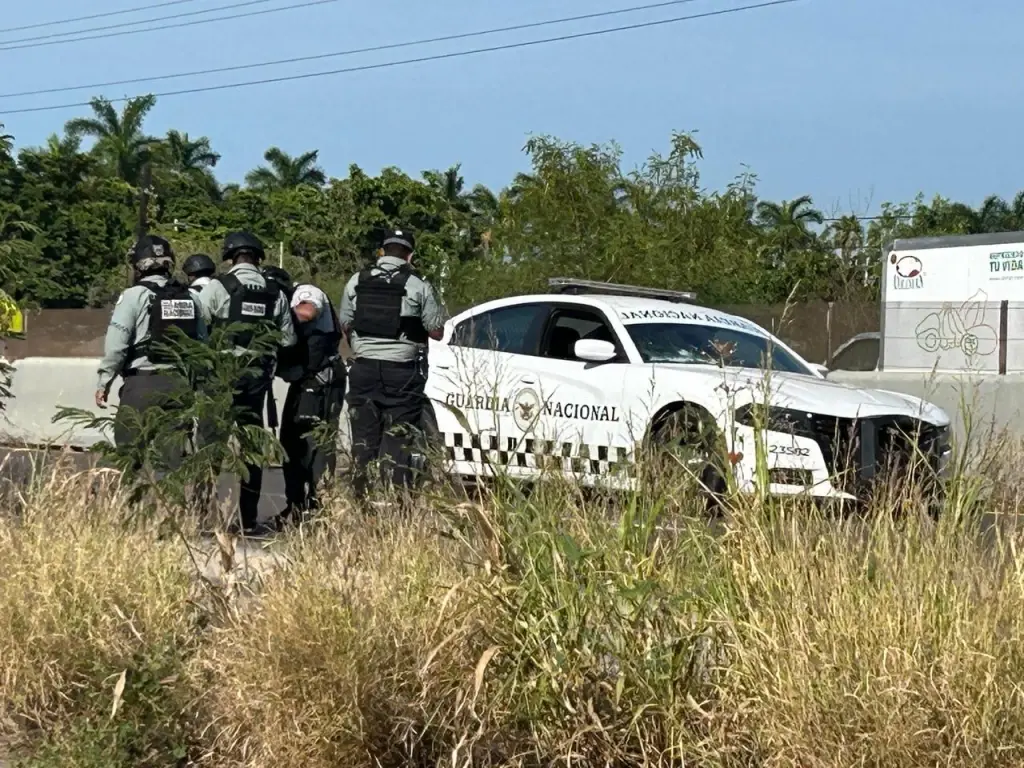 Sinaloa: Gatilleros agreden a militares sobre la Culiacán-Eldorado