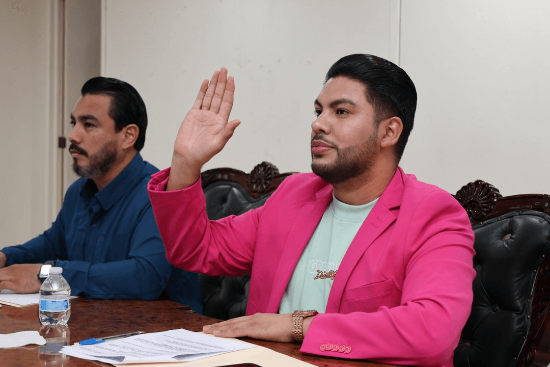 Elota: Atacan a balazos al alcalde; iba en su camioneta blindada