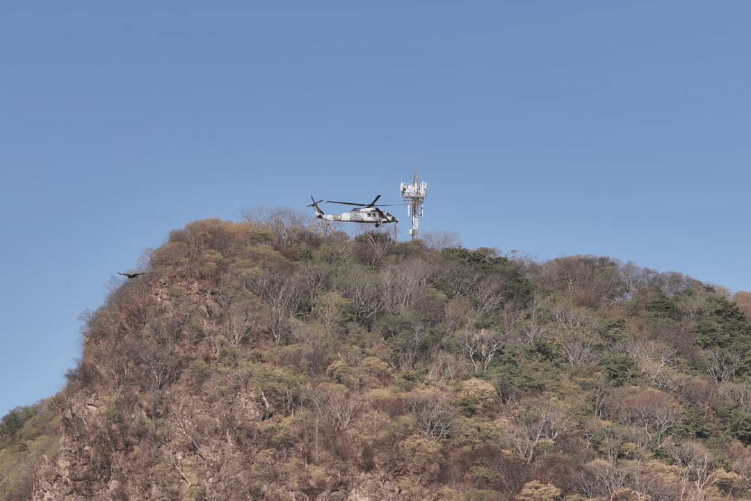 Tepuche: Abaten a 7 criminales en enfrentamiento; usaron un Black Hawk
