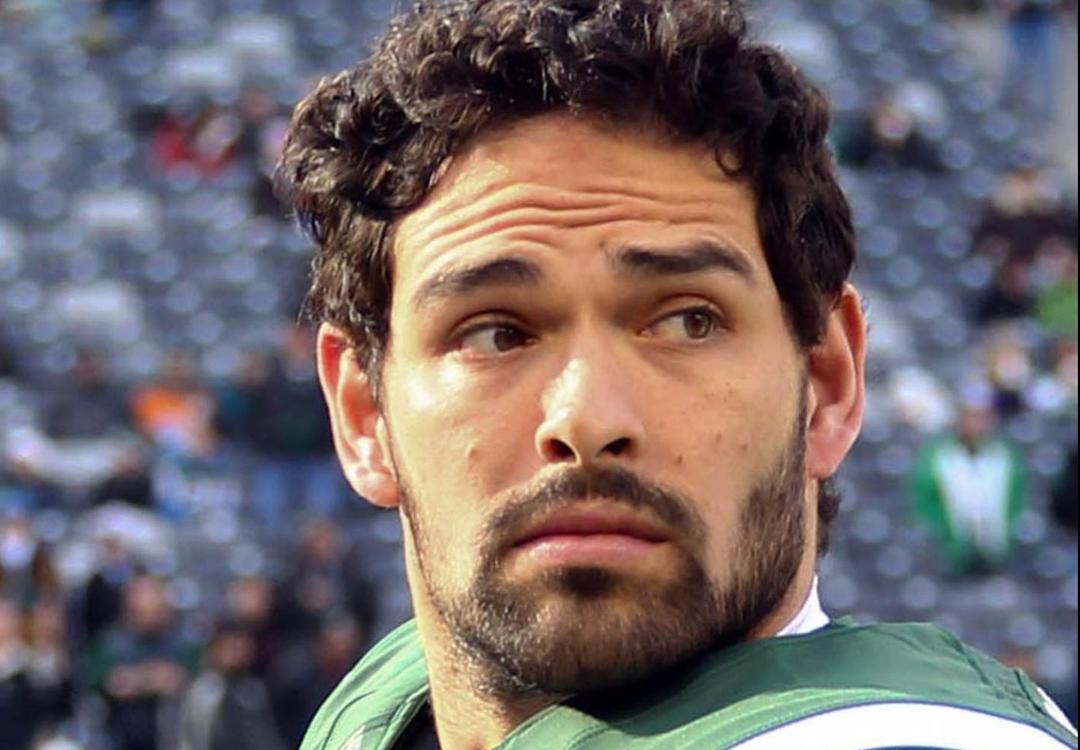 Mark Sánchez: Apuñalan al exquarterback en Indianápolis