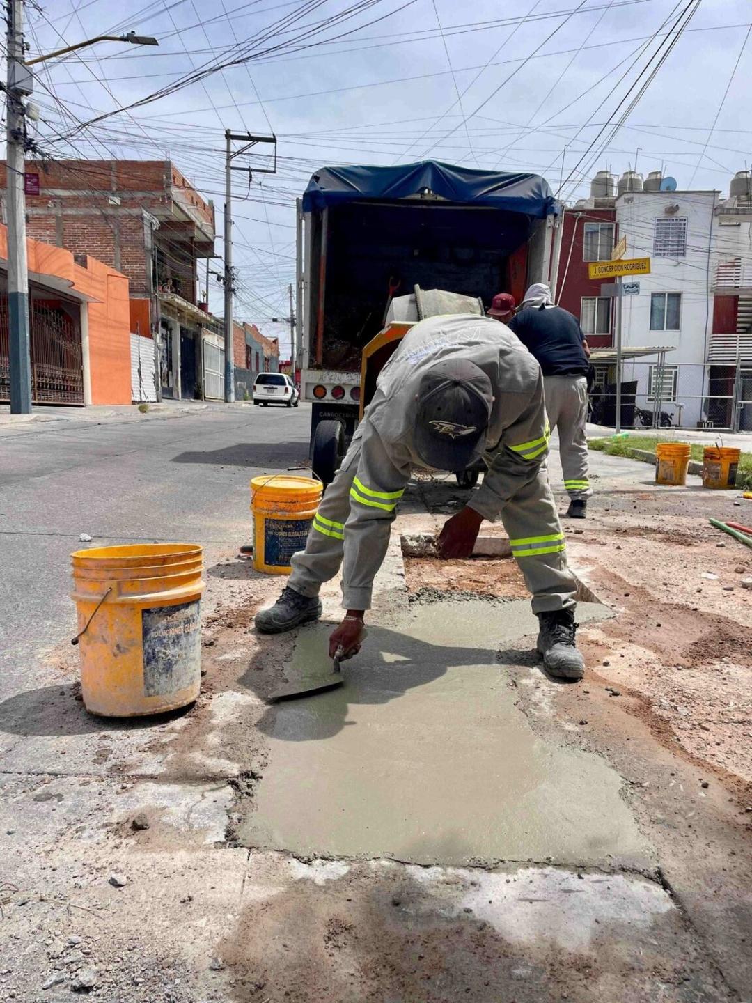 MIAA refuerza trabajos de bacheo y reparación